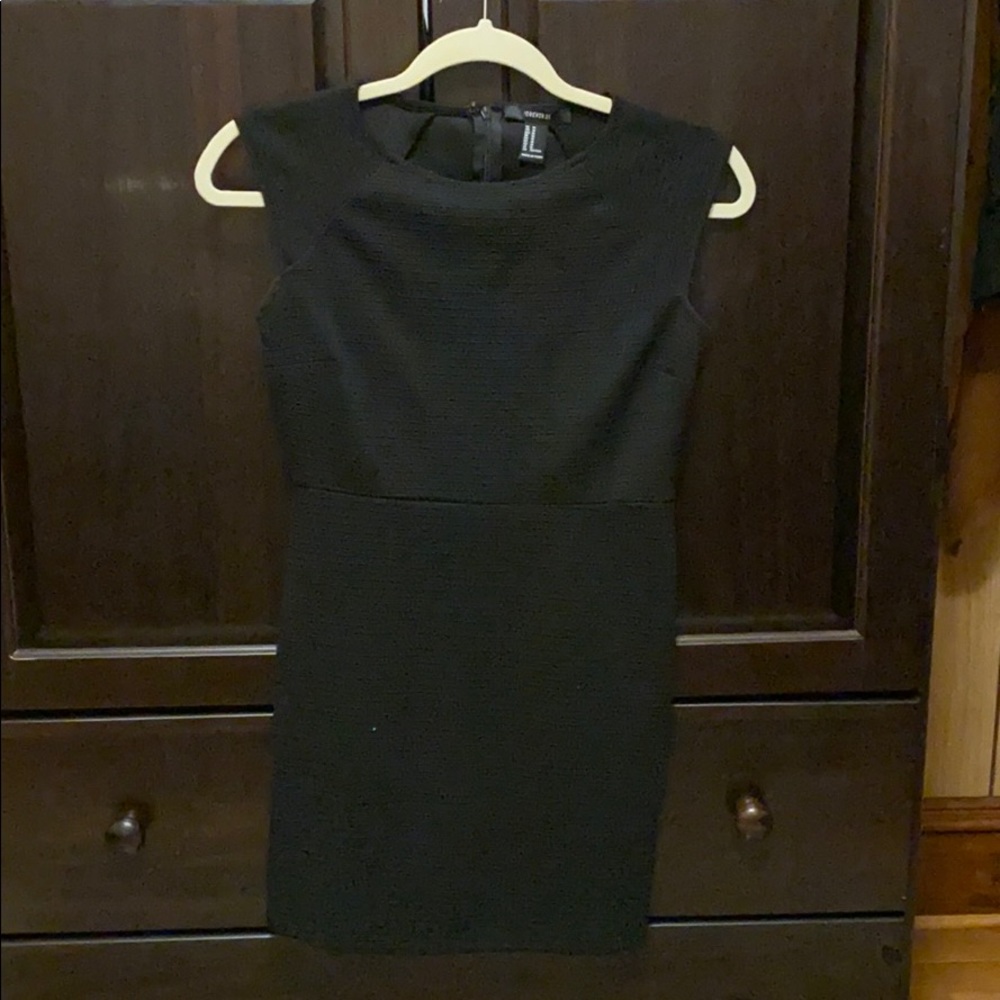 Black bodycon dress